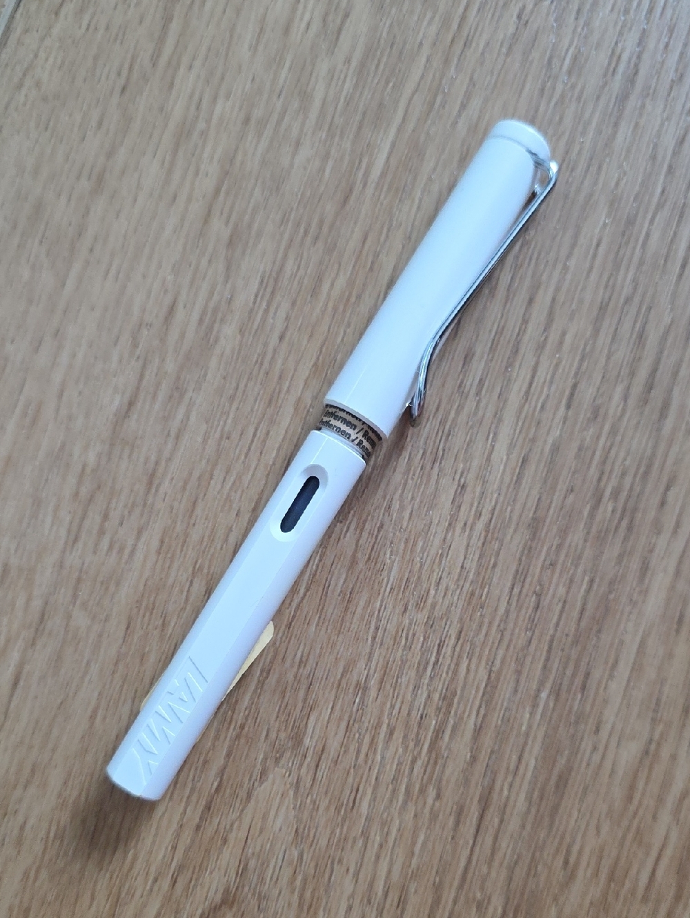 White Lamy Safari Fountain Pen In White